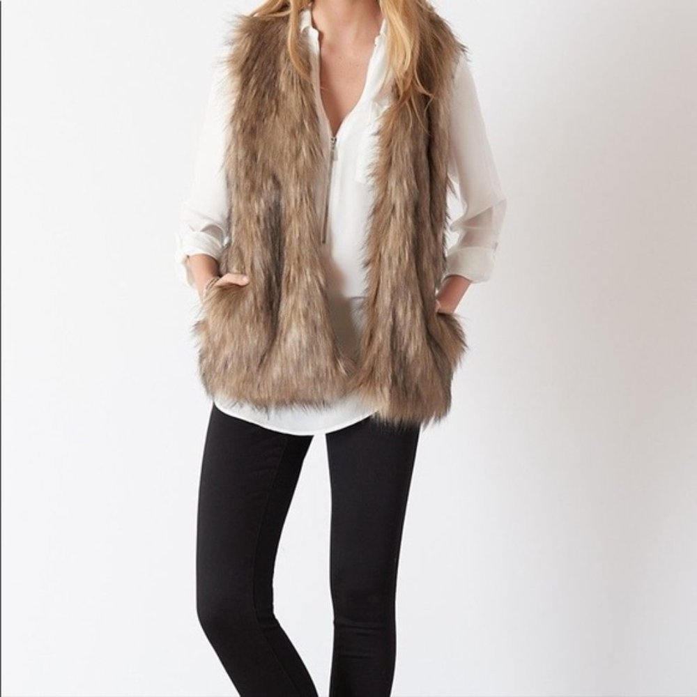 Dynamite Faux Fur Vest with Pockets XS/S